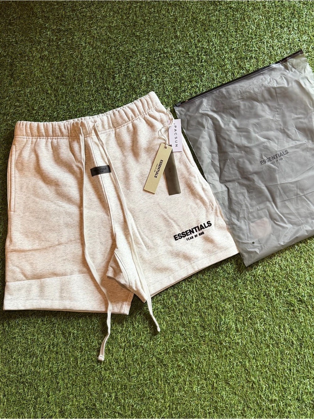 Fear of God Essentials Sweat Shorts – Light Oatmeal